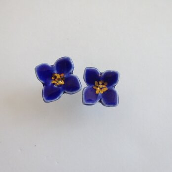 小さい花のpieace ／earring(青）の画像