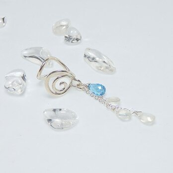 スイスブルートパーズとセレモニアムーンストーンの唐草イヤーカフ　（左耳用）