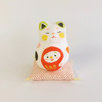 張り子　だるま抱きねこ(か)　座布団付き