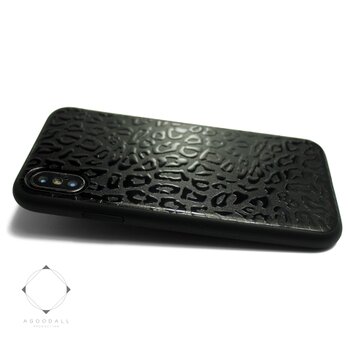 iphoneXケース / iphoneXsケース 特殊グロス加工 レザーケースカバー（レオパード×ブラック）エナメルタッチの画像