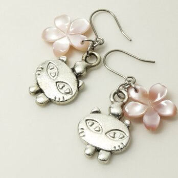 さくらの下の猫ピアス　ver.2