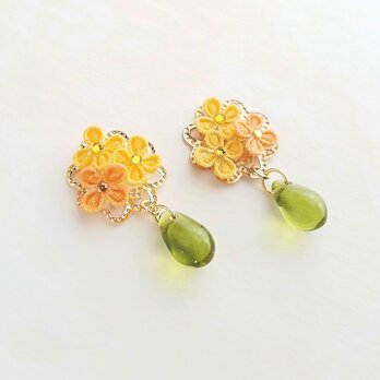 金木犀の深花イヤリング （ つまみ細工＊受注制作 ）