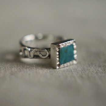 ペルシャ産ターコイズのいびつなリング