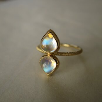 Ｋ18　Moon stone  Pear cabochon　Ringの画像