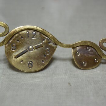 真鍮ブローチ「メガネ・時計」の画像