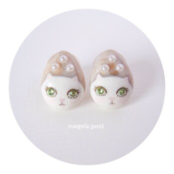 【再販】14kgf♡lady white catの耳飾り♡peridot colorの画像