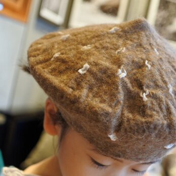 kids ベレー帽 felt 〜チェリーパイ 淡茶〜 【リバーシブル対応】(2歳〜10歳頃)の画像