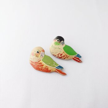 ウロコインコ（金少なめ） 漆ブローチの画像