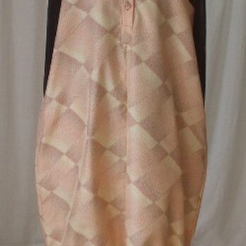 モダンな柄と絹の艶が魅力のバルーンジャンバースカート　絹の画像