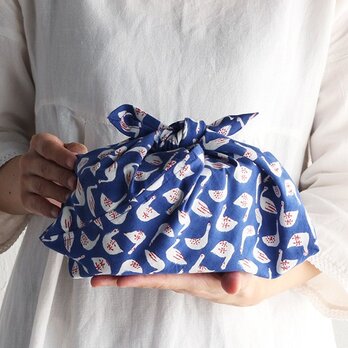 alinのあづま袋 S 34cm 木版染め ブロックプリント あずま袋 マチ付き お弁当包み （スワン/ブルー）の画像