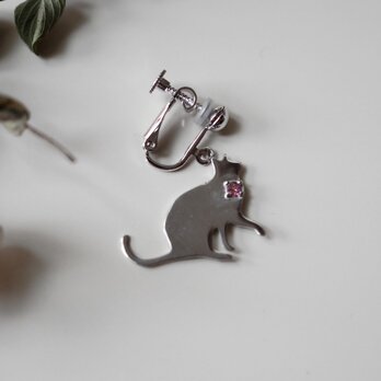 片耳 猫シルエットイヤリング(おねだり猫) タンザナイト,ピンクトルマリン,アクアマリンの画像