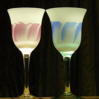 トルコキキョウのワイングラス　（ペア）の画像
