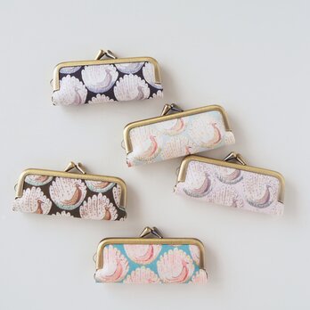 ■リバティプリントのがま口印鑑ケース・アンティークゴールドの口金 / ピーコックス■ hanko case (lbt-pc)の画像
