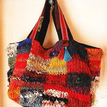 sold 絵画なパッチワーク 手編み ビッグトートバッグ ふんわり タッセル  カラフルの画像