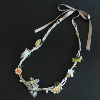 イーネオヤ⁂上級カラー！グレーのお花のネックレス　リボン留めの画像