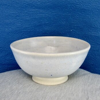 陶器ご飯茶碗（小）薄青白の画像