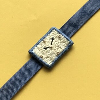 腕時計モチーフの刺繍ブレスレットの画像