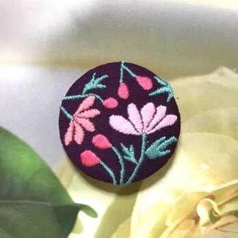 手刺繍ブローチ＊桃色の花の画像
