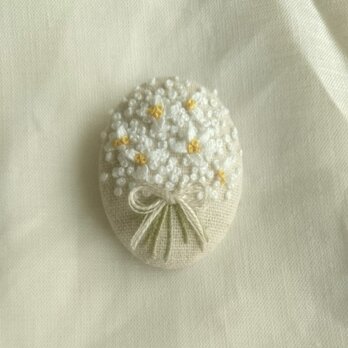 〈受注製作〉刺繍ブローチ white bouquet②の画像