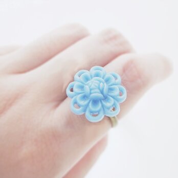 vintageボタンのリング（blueお花の画像