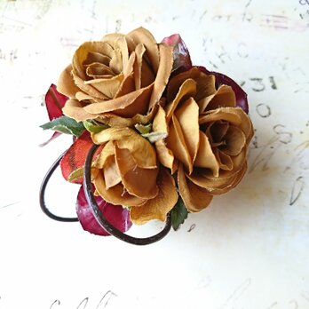 rose×leathercord corsage (マスタードカラー)の画像