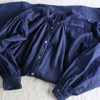 草木染め＋インディゴ染め　コットンリネンギャザーローブ　濃紺