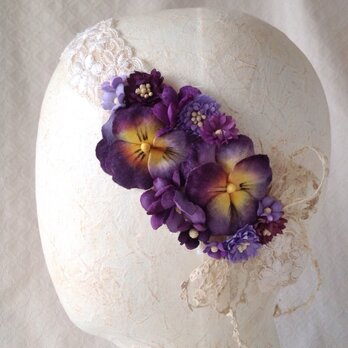 レースと染め花のカチューム(紫のパンジー)の画像