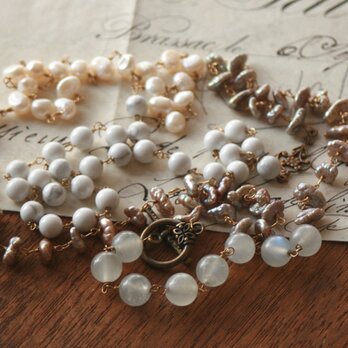 【1点もの】天然石マグネサイト 淡水パールロングネックレス