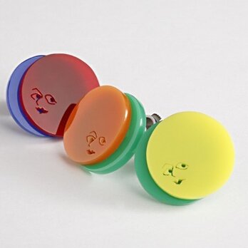 じろり婦人　ブローチ