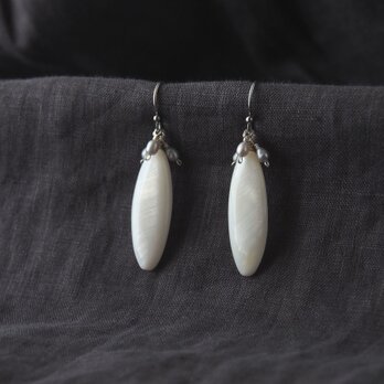 Marquise Pierce（ホワイトシェル×淡水パール）