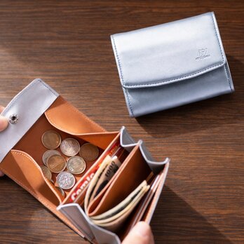 【小さな存在、大きな魅力】ショートギャルソンウォレット　二つ折り財布　ヌメ革　シルバー　aw-19hn