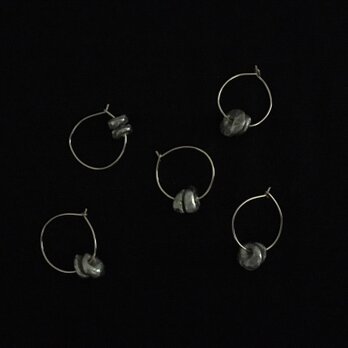 月白の耳環【受注制作品／片耳】