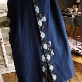 藍染ドビー織りと絣からノーカラーコートの画像