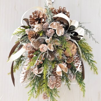 sw.3　スワッグ　艶やかなサテンリボンと木の実：クリスマス　白　グリーン　シルバー　リボン飾りの画像