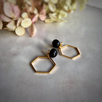 陶maru + Hexagon : black : ピアス/イヤリングの画像