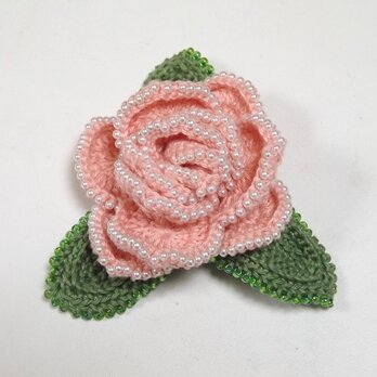ビーズトリム鉤針編み薔薇コサージュの画像