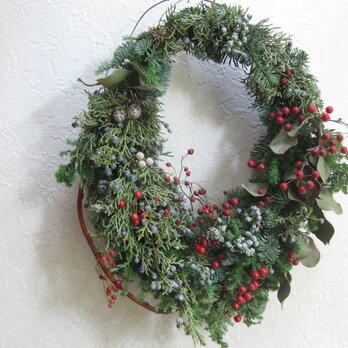 ジュニパーベリーと赤い実の雫wreathの画像
