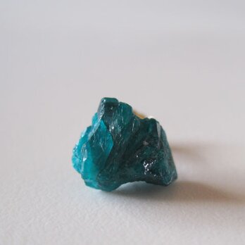 ダイオプテーズの原石ピアス／Congo 片耳 14kgfの画像