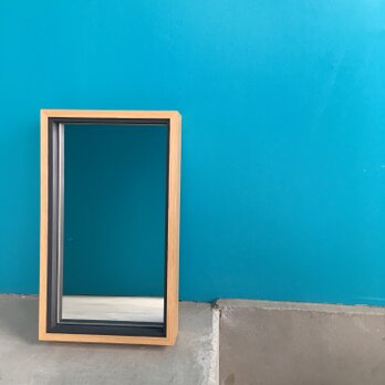 シンプルなナラの鏡の画像