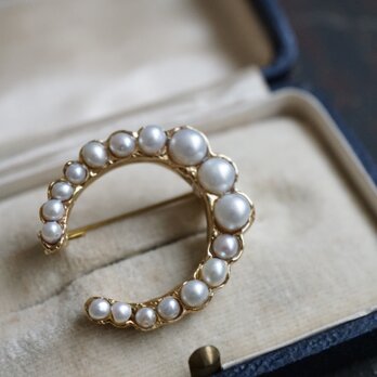 パールbrooch moonの画像