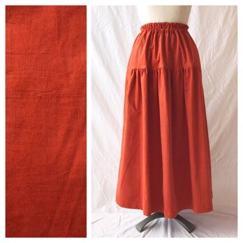 あったかベーシックな細コーデュロイのティアードスカート（オレンジ）の画像