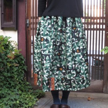 銘仙リメイク☆緑系のキュートなふんわりスカート裾パッチで76㎝丈の画像