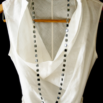 スクエアロングネックレス