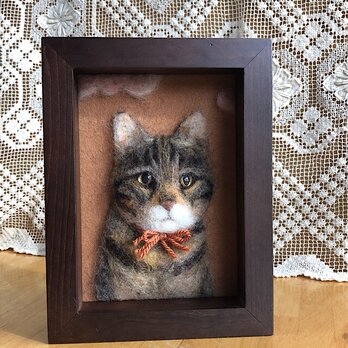 羊毛フェルト　猫のレリーフの画像