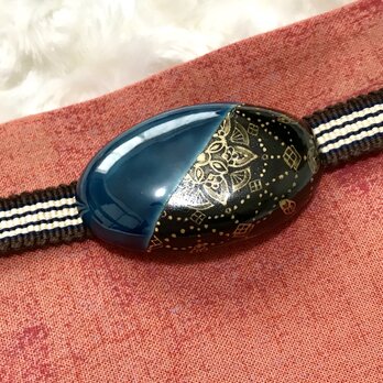 バイカラー 青緑と黒に金彩 帯留め B