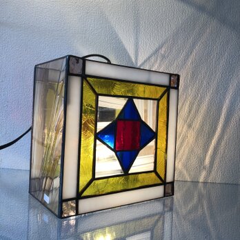 ステンドグラス　ランプ　四角の画像