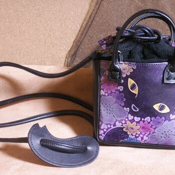 着物に良いね！　猫のデザイン　レザークラフト　花畑猫、mini miniポシェットの画像