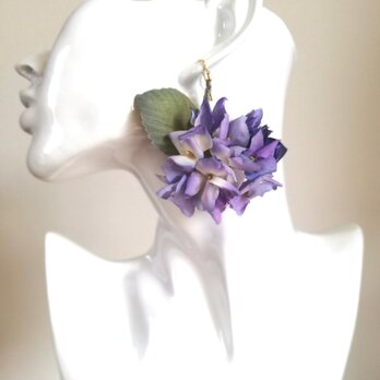 染め花・紫陽花の片耳ピアスの画像