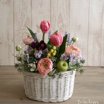 チューリップの春花アレンジメント（造花）の画像