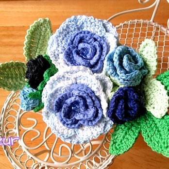 薔薇のコサージュ　サックス系の画像